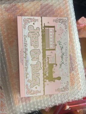 Plouise Keep On Track Eyeshadow Palette — Pink & Gold
